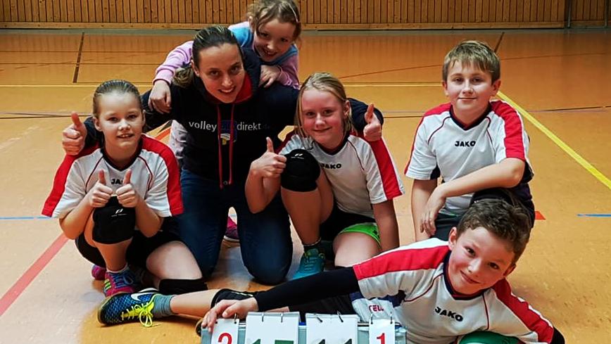 volleyballu12_10-12-2017