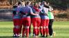 Deutlicher Sieg für SpG NFV Gelb-Weiß Görlitz 09/SV Gebelzig im Frauenfußball  Reichenbach. Die SpG NFV Gelb-Weiß Görlitz 09/SV Gebelzig besiegte am vergangenen Spieltag die SpG SV Reichenbach/SV Königshain/Holtendorfer SV mit 5:1. Zur Halbzeit stand es noch 1:1, doch in der zweiten Hälfte drehten die Gäste auf.  Lena Marie Mikonya brachte den SV Reichenbach in der 20. Minute mit 1:0 in Führung. Jenny Seidel glich in der 37. Minute für die SpG NFV Gelb-Weiß Görlitz 09/SV Gebelzig zum 1:1 aus.  Nach dem Seitenwechsel dominierte Seidel das Spiel und erzielte in der 57. und 60. Minute zwei weitere Treffer, was den Spielstand auf 1:3 erhöhte. Lisette Horter baute die Führung in der 75. Minute auf 1:4 aus. Den Schlusspunkt setzte Klara Robitsch in der 84. Minute zum 1:5-Endstand.  Bereits in der ersten Hälfte, in der 27. Minute, sah Lisa Richter vom SV Reichenbach die Gelbe Karte.  Schiedsrichter Steffen Ott vom SC Großschweidnitz-Löbau leitete die Partie.  Ein besonderer Dank gilt Gerd Fechner für die Bereitstellung der Fotos.