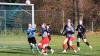 Deutlicher Sieg für SpG NFV Gelb-Weiß Görlitz 09/SV Gebelzig im Frauenfußball  Reichenbach. Die SpG NFV Gelb-Weiß Görlitz 09/SV Gebelzig besiegte am vergangenen Spieltag die SpG SV Reichenbach/SV Königshain/Holtendorfer SV mit 5:1. Zur Halbzeit stand es noch 1:1, doch in der zweiten Hälfte drehten die Gäste auf.  Lena Marie Mikonya brachte den SV Reichenbach in der 20. Minute mit 1:0 in Führung. Jenny Seidel glich in der 37. Minute für die SpG NFV Gelb-Weiß Görlitz 09/SV Gebelzig zum 1:1 aus.  Nach dem Seitenwechsel dominierte Seidel das Spiel und erzielte in der 57. und 60. Minute zwei weitere Treffer, was den Spielstand auf 1:3 erhöhte. Lisette Horter baute die Führung in der 75. Minute auf 1:4 aus. Den Schlusspunkt setzte Klara Robitsch in der 84. Minute zum 1:5-Endstand.  Bereits in der ersten Hälfte, in der 27. Minute, sah Lisa Richter vom SV Reichenbach die Gelbe Karte.  Schiedsrichter Steffen Ott vom SC Großschweidnitz-Löbau leitete die Partie.  Ein besonderer Dank gilt Gerd Fechner für die Bereitstellung der Fotos.