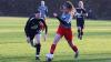 Deutlicher Sieg für SpG NFV Gelb-Weiß Görlitz 09/SV Gebelzig im Frauenfußball  Reichenbach. Die SpG NFV Gelb-Weiß Görlitz 09/SV Gebelzig besiegte am vergangenen Spieltag die SpG SV Reichenbach/SV Königshain/Holtendorfer SV mit 5:1. Zur Halbzeit stand es noch 1:1, doch in der zweiten Hälfte drehten die Gäste auf.  Lena Marie Mikonya brachte den SV Reichenbach in der 20. Minute mit 1:0 in Führung. Jenny Seidel glich in der 37. Minute für die SpG NFV Gelb-Weiß Görlitz 09/SV Gebelzig zum 1:1 aus.  Nach dem Seitenwechsel dominierte Seidel das Spiel und erzielte in der 57. und 60. Minute zwei weitere Treffer, was den Spielstand auf 1:3 erhöhte. Lisette Horter baute die Führung in der 75. Minute auf 1:4 aus. Den Schlusspunkt setzte Klara Robitsch in der 84. Minute zum 1:5-Endstand.  Bereits in der ersten Hälfte, in der 27. Minute, sah Lisa Richter vom SV Reichenbach die Gelbe Karte.  Schiedsrichter Steffen Ott vom SC Großschweidnitz-Löbau leitete die Partie.  Ein besonderer Dank gilt Gerd Fechner für die Bereitstellung der Fotos.
