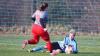 Deutlicher Sieg für SpG NFV Gelb-Weiß Görlitz 09/SV Gebelzig im Frauenfußball  Reichenbach. Die SpG NFV Gelb-Weiß Görlitz 09/SV Gebelzig besiegte am vergangenen Spieltag die SpG SV Reichenbach/SV Königshain/Holtendorfer SV mit 5:1. Zur Halbzeit stand es noch 1:1, doch in der zweiten Hälfte drehten die Gäste auf.  Lena Marie Mikonya brachte den SV Reichenbach in der 20. Minute mit 1:0 in Führung. Jenny Seidel glich in der 37. Minute für die SpG NFV Gelb-Weiß Görlitz 09/SV Gebelzig zum 1:1 aus.  Nach dem Seitenwechsel dominierte Seidel das Spiel und erzielte in der 57. und 60. Minute zwei weitere Treffer, was den Spielstand auf 1:3 erhöhte. Lisette Horter baute die Führung in der 75. Minute auf 1:4 aus. Den Schlusspunkt setzte Klara Robitsch in der 84. Minute zum 1:5-Endstand.  Bereits in der ersten Hälfte, in der 27. Minute, sah Lisa Richter vom SV Reichenbach die Gelbe Karte.  Schiedsrichter Steffen Ott vom SC Großschweidnitz-Löbau leitete die Partie.  Ein besonderer Dank gilt Gerd Fechner für die Bereitstellung der Fotos.