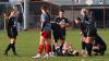 Deutlicher Sieg für SpG NFV Gelb-Weiß Görlitz 09/SV Gebelzig im Frauenfußball  Reichenbach. Die SpG NFV Gelb-Weiß Görlitz 09/SV Gebelzig besiegte am vergangenen Spieltag die SpG SV Reichenbach/SV Königshain/Holtendorfer SV mit 5:1. Zur Halbzeit stand es noch 1:1, doch in der zweiten Hälfte drehten die Gäste auf.  Lena Marie Mikonya brachte den SV Reichenbach in der 20. Minute mit 1:0 in Führung. Jenny Seidel glich in der 37. Minute für die SpG NFV Gelb-Weiß Görlitz 09/SV Gebelzig zum 1:1 aus.  Nach dem Seitenwechsel dominierte Seidel das Spiel und erzielte in der 57. und 60. Minute zwei weitere Treffer, was den Spielstand auf 1:3 erhöhte. Lisette Horter baute die Führung in der 75. Minute auf 1:4 aus. Den Schlusspunkt setzte Klara Robitsch in der 84. Minute zum 1:5-Endstand.  Bereits in der ersten Hälfte, in der 27. Minute, sah Lisa Richter vom SV Reichenbach die Gelbe Karte.  Schiedsrichter Steffen Ott vom SC Großschweidnitz-Löbau leitete die Partie.  Ein besonderer Dank gilt Gerd Fechner für die Bereitstellung der Fotos.