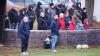 Deutlicher Sieg für SpG NFV Gelb-Weiß Görlitz 09/SV Gebelzig im Frauenfußball  Reichenbach. Die SpG NFV Gelb-Weiß Görlitz 09/SV Gebelzig besiegte am vergangenen Spieltag die SpG SV Reichenbach/SV Königshain/Holtendorfer SV mit 5:1. Zur Halbzeit stand es noch 1:1, doch in der zweiten Hälfte drehten die Gäste auf.  Lena Marie Mikonya brachte den SV Reichenbach in der 20. Minute mit 1:0 in Führung. Jenny Seidel glich in der 37. Minute für die SpG NFV Gelb-Weiß Görlitz 09/SV Gebelzig zum 1:1 aus.  Nach dem Seitenwechsel dominierte Seidel das Spiel und erzielte in der 57. und 60. Minute zwei weitere Treffer, was den Spielstand auf 1:3 erhöhte. Lisette Horter baute die Führung in der 75. Minute auf 1:4 aus. Den Schlusspunkt setzte Klara Robitsch in der 84. Minute zum 1:5-Endstand.  Bereits in der ersten Hälfte, in der 27. Minute, sah Lisa Richter vom SV Reichenbach die Gelbe Karte.  Schiedsrichter Steffen Ott vom SC Großschweidnitz-Löbau leitete die Partie.  Ein besonderer Dank gilt Gerd Fechner für die Bereitstellung der Fotos.