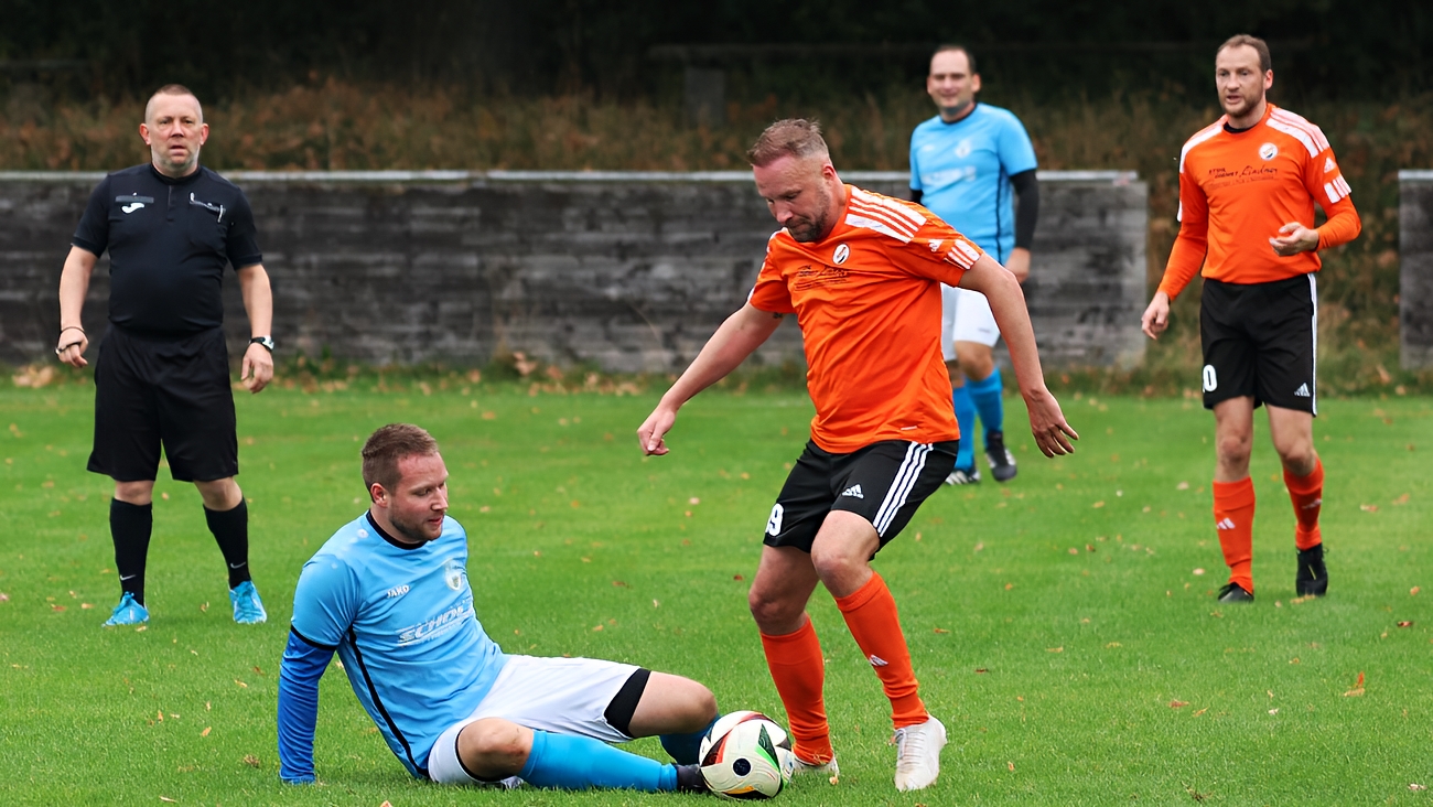 SpG SV Reichenbach/LSV Friedersdorf 9er vs SpG SV Arnsdorf-Hilbersdorf 9er Endstand 2:4, Bilder: Gerd Fechner