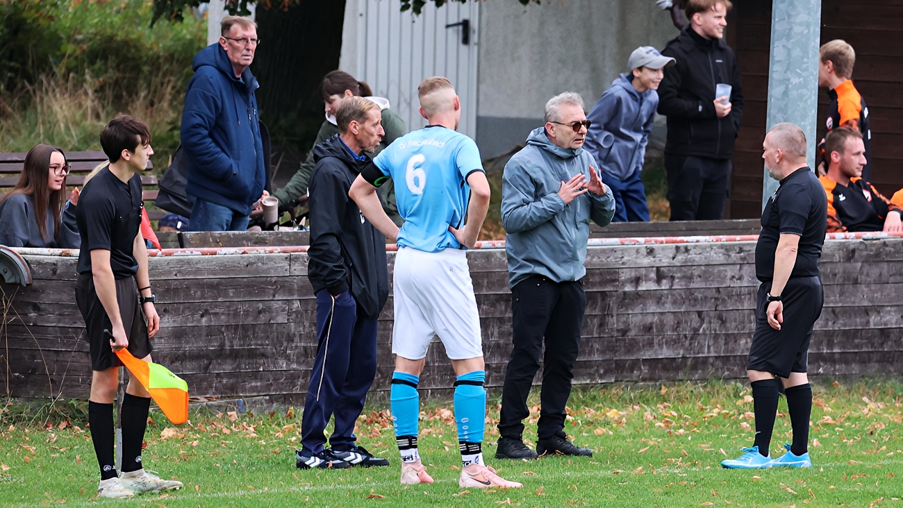 SpG SV Reichenbach/LSV Friedersdorf 9er vs SpG SV Arnsdorf-Hilbersdorf 9er Endstand 2:4, Bilder: Gerd Fechner